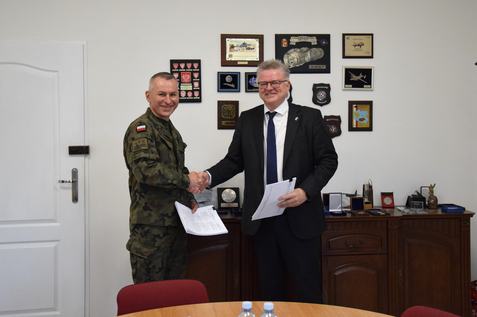 Wojsko Polskie zabezpiecza serwis samolotów wczesnego ostrzegania Saab 340 AEW